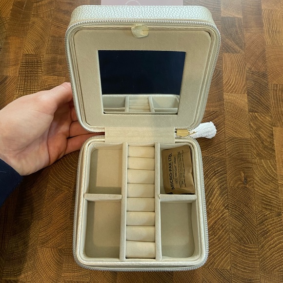 Summer & Rose Travelling Jewelry Case vegan leather ring necklace mirror silver - Picture 4 of 5